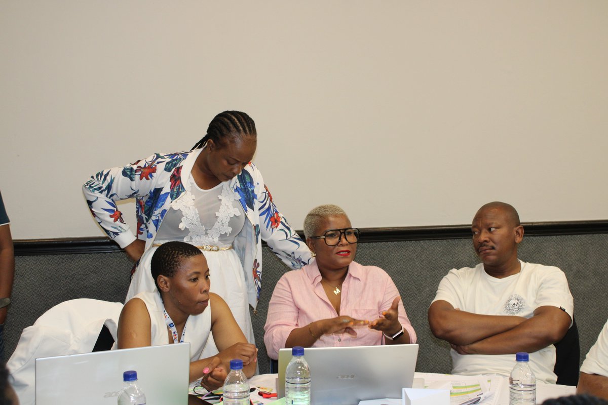 eThekwiniMILE's tweet photo. 🌍✨ Highlights from the World Café Session! ✨
Participants were engaged in insightful discussions, and collaborative spirit. Your input will shape our next steps and drive us forward. 🙌 🤝 #WorldCafe #LEDStrategy #LearningToAction https://t.co/6PhpQyAjlL