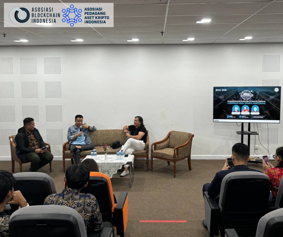 BlockchainIndo's tweet photo. Today, our Association brought Goes To Campus to Institut Pariwisata Trisakti! Expert speakers and 70 participants explored digital tourism and RWA tokenization, unlocking innovation in the industry. Stay tuned for more exciting events! #GoesToCampus #DigitalTourism #RWA https://t.co/SnP0Wg8oWG
