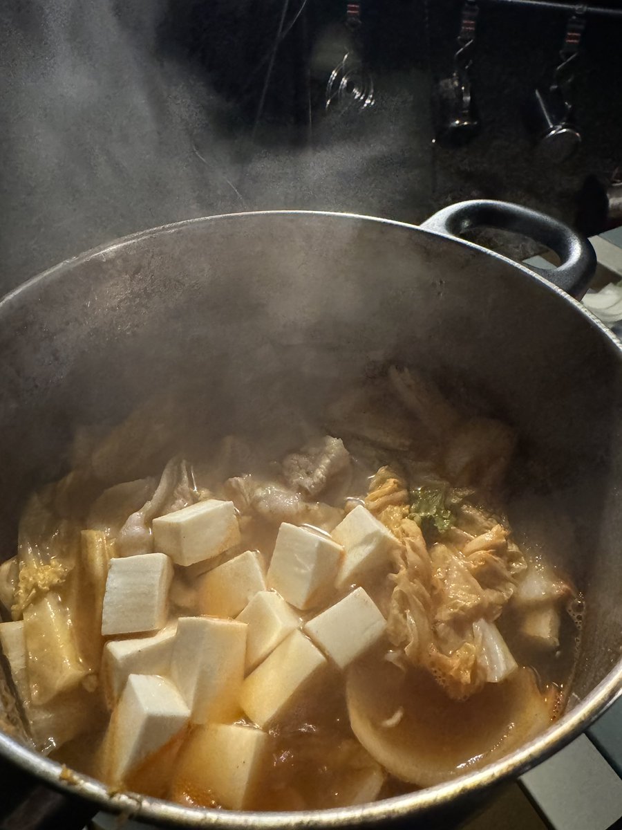chima_bonzo's tweet photo. 晩ご飯はソロキムチ鍋や！最高や！ https://t.co/HQub3RnMbp