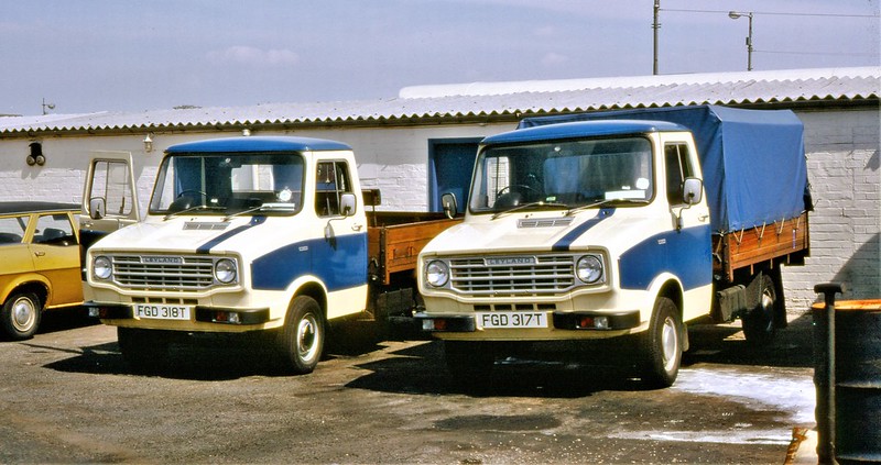 mastropotato's tweet photo. GLASS EYE #potatosack #retro #oldskool #classiccars #leyland https://t.co/GIWXCsj0pl