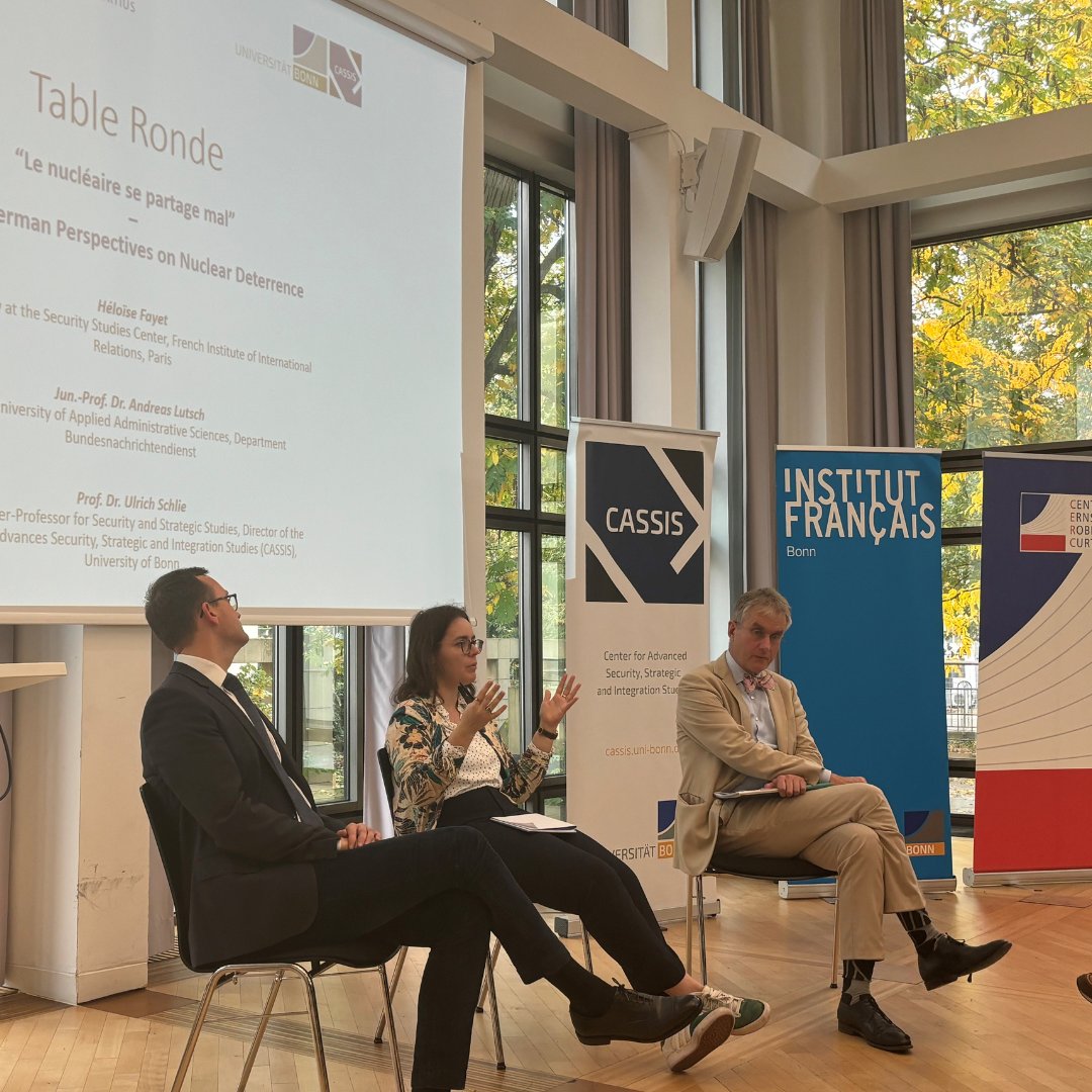 IF_Bonn's tweet photo. Am vergangenen Freitag fanden im Bonner Uniforum zwei Workshops und ein Podium zum Thema „Le nucléaire se partage mal. The Question of Nuclear Deterrence in France and Germany“ statt. Vielen Dank an Héloise Fayet, Andreas Lutsch und unsere Partner vom @CERC_Bonn und @CASSIS_Bonn! https://t.co/16XK9ePh2t