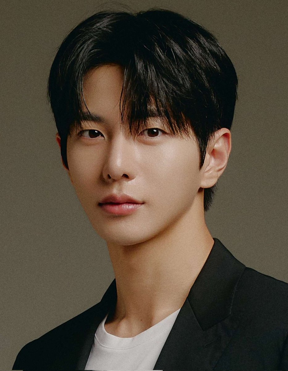 CHOIBOMINTL's tweet photo. [📸] Choi Bomin's new photo profile from Naver 

#CHOIBOMIN #BOMIN #최보민 #보민 #チェボミン #ボミン #崔普闵 https://t.co/bZYmpOqygu