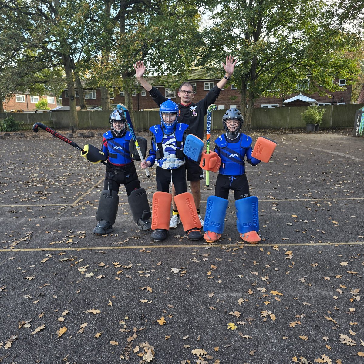 Angie Cottee (@acottee) on Twitter photo Another 3 GKs kitted out and ready for action! Thanks to <a href="/FEHockeyClub/">Fleet&Ewshot Hockey</a> GK coach for giving up your time to come and share your passion for Goal Keeping πππ€© Another 3 GKs kitted out and ready for action! Thanks to <a href="/FEHockeyClub/">Fleet&Ewshot Hockey</a> GK coach for giving up your time to come and share your passion for Goal Keeping πππ€©