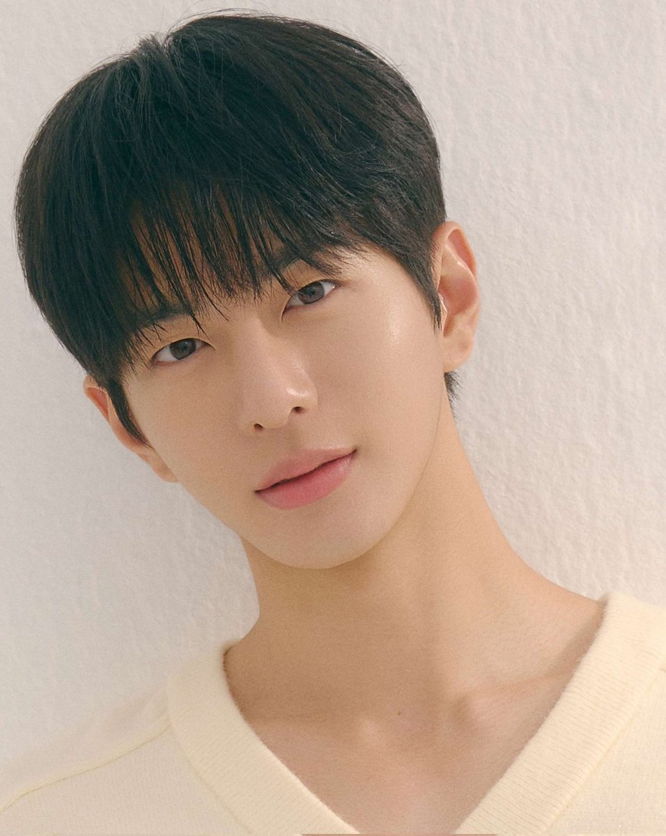 CHOIBOMINTL's tweet photo. [📸] Choi Bomin's new photo profile from Naver 

#CHOIBOMIN #BOMIN #최보민 #보민 #チェボミン #ボミン #崔普闵 https://t.co/bZYmpOqygu