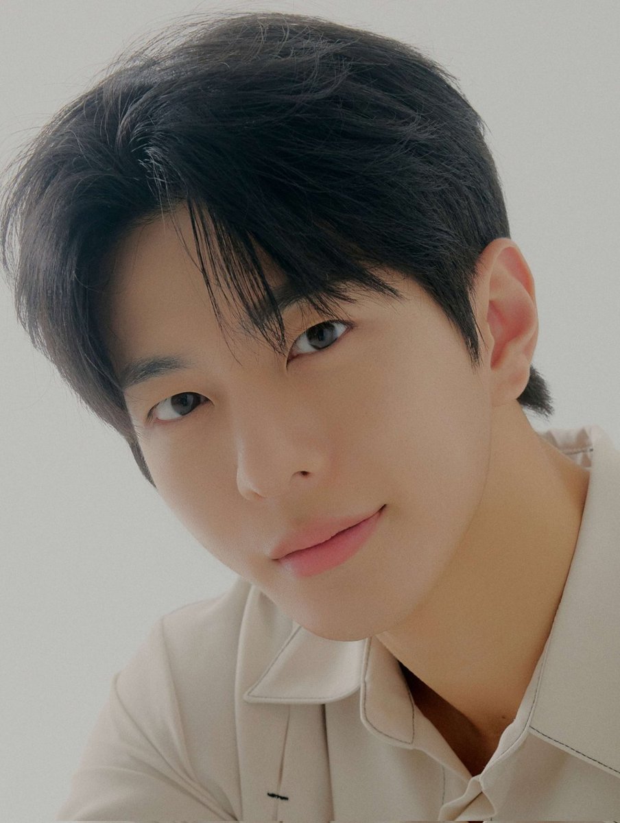 CHOIBOMINTL's tweet photo. [📸] Choi Bomin's new photo profile from Naver 

#CHOIBOMIN #BOMIN #최보민 #보민 #チェボミン #ボミン #崔普闵 https://t.co/bZYmpOqygu
