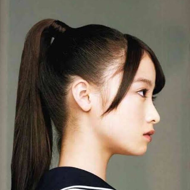 👃横顔バランス👄
鼻尖〜顎を重心とした見方
①バランス完璧(exアンジェラベイビー
重心は下2分の1〜3分の1
②鼻高顔(ex北川景子
重心は顔の真ん中 くの字
③顎長め(exファンビンビン
重心は下から2分の1〜3分の2とやや高め
④重心かなり下目,顎短い(ex橋本環奈
重心は下3分の1程度でかなり低い
※再掲