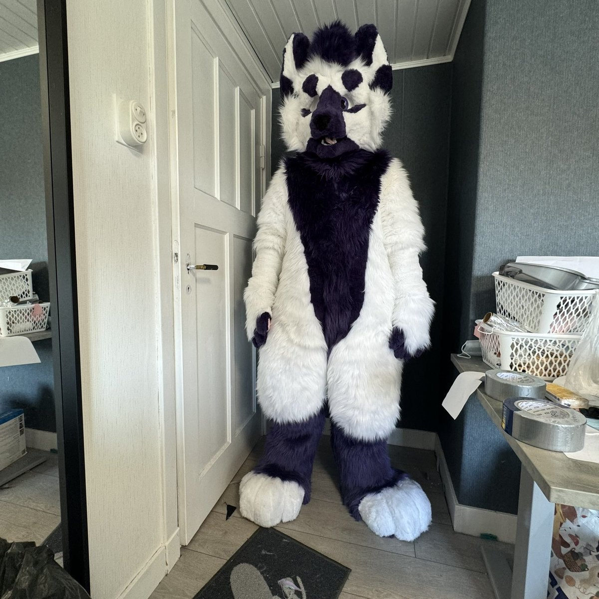 Fuzz_arts's tweet photo. #fursuit #furry #furryfandom #fursuiter #furries #fursona #fursuiting #furryart #furrycommunity #fursuitmaker #fursuitfriday #fursuits #furryartist #furrypride #furriesofinstagram #fursuithead #art #furryoc #fursuitersofinstagram #furrys #fursuiters #anthro #furrytrash #cosplay https://t.co/6ofIU0jjwz