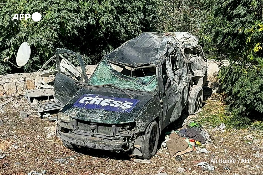 Israel killed three more media workers in #Lebanon today
tinyurl.com/4mp7v6tp
<a href="/AFP/">AFP News Agency</a>