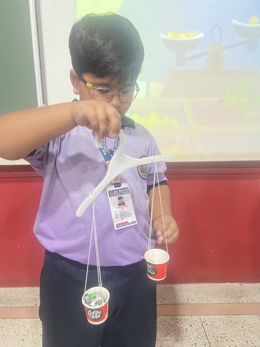 simransehra53's tweet photo. Class 2 students built their own DIY weighing scales, diving into the concepts of heavy and light. Through hands-on learning, they discovered how to measure weight and understand balance, fostering their critical thinking and problem-solving skills! @vividh87 @BBPSMV https://t.co/CKc7P7XEKf