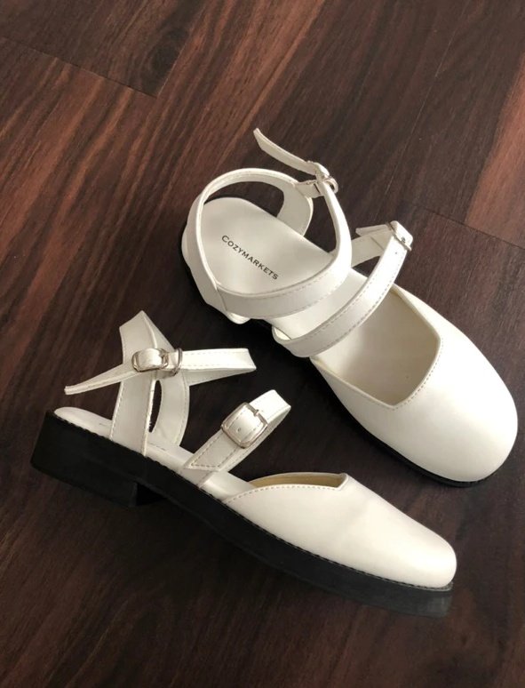 xxxirraaa's tweet photo. Nemu sandal lucu-lucu banget modelnya🤏🏻 cakep di pakai buat main😍🌸 https://t.co/e9DejqKmsj