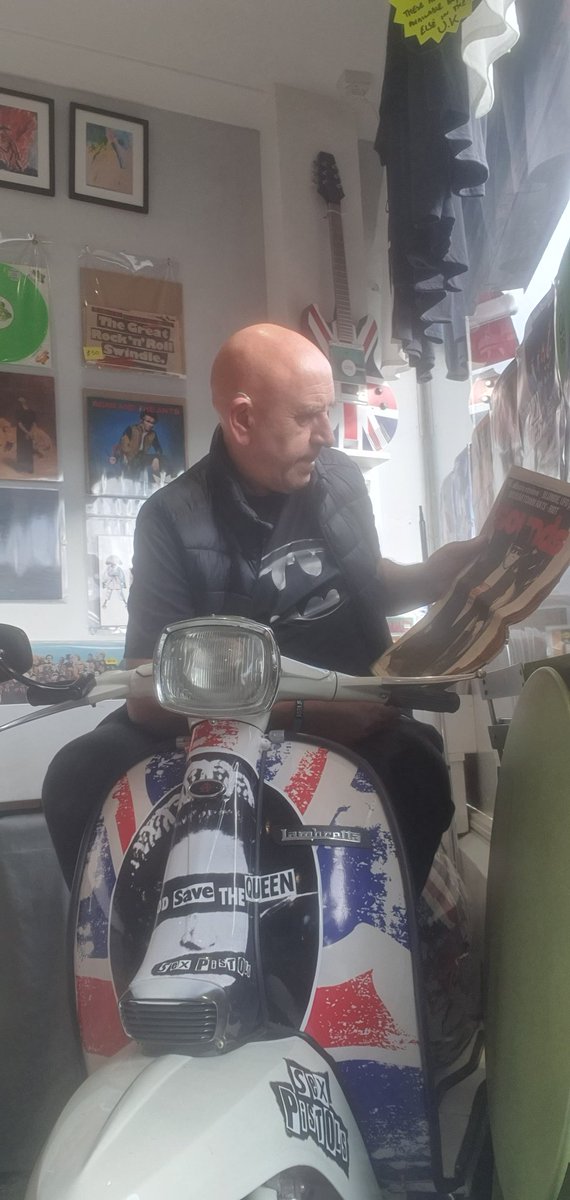 soundssuburbs's tweet image. Open an additional day this week
Sunday 
11 - 3
#recordshop #recordstore #vinylrecords #vinylcollector #cdcollector #books #tshirts #ruislipmanor 
@GCPunkNewWave