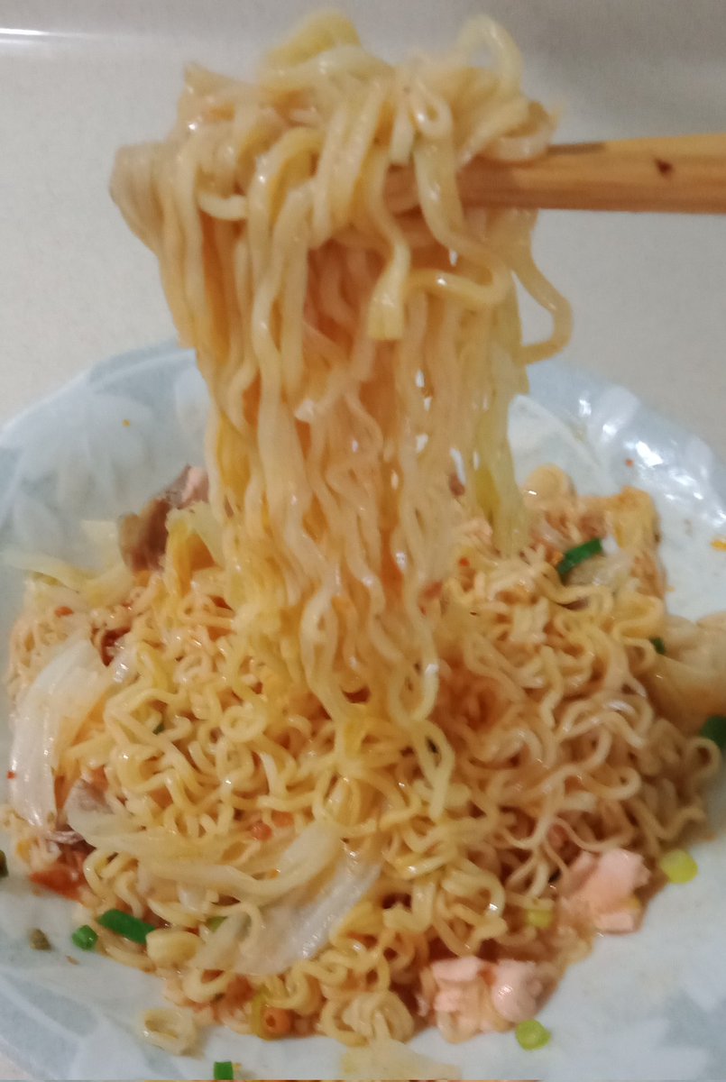 Nemu Dari IG. 

Katanya nih...katanya yaaa....kalau kaum cowok ghibah ngalahin dajjal bnr ga sih...? Cuma tanya loooh...✌

jawab aja aku sambil makan 🍜