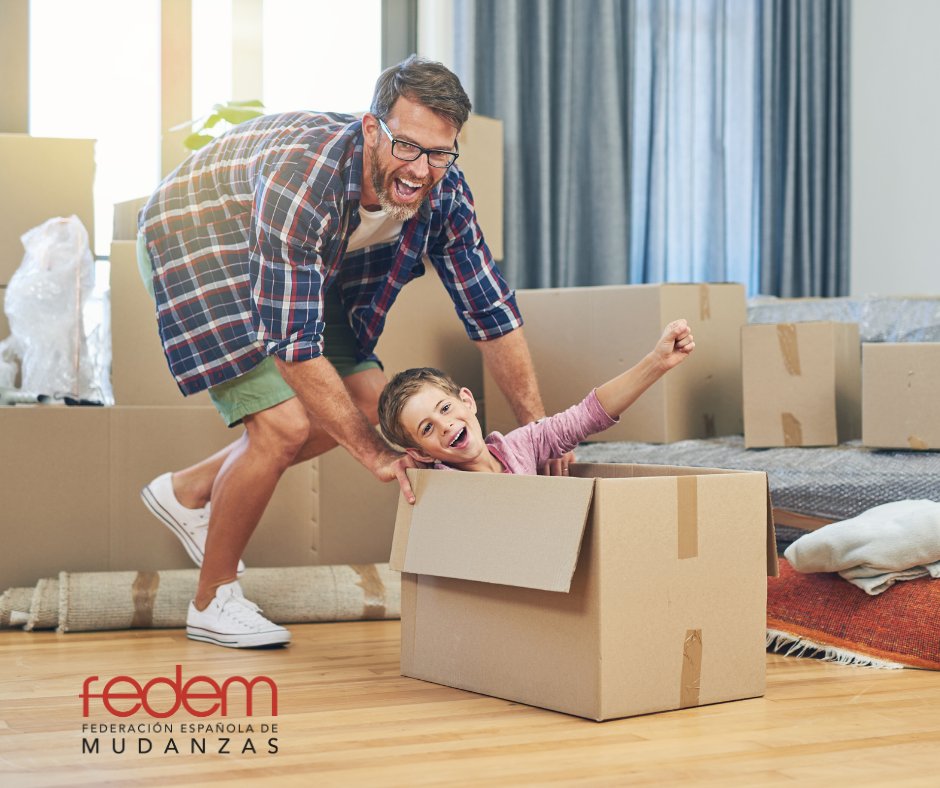 Fedemudanzas's tweet photo. La mejor mudanza es la que se vive jugando 📦 ¡Disfrutad de este momento especial!

#mudanzasfelices https://t.co/xfAKNr3KIi