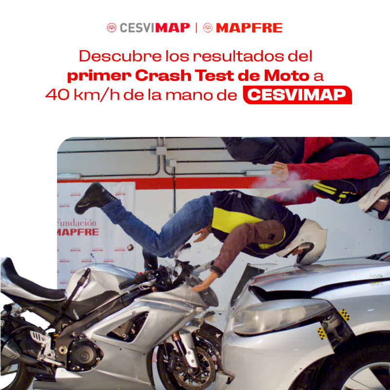 MAPFRE_ES's tweet photo. La seguridad vial siempre ha sido uno de los pilares fundamentales de @CESVIMAP 🚦 Por eso, hemos hecho el primer crash test de moto a 40 km/h con conductor, pasajero y airbags, demostrando su efectividad ante un impacto frontal 🏍️

🔗 Si quieres saber más, haz clic ⬇️
