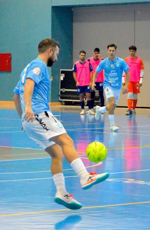 Un día menos para volver 💪🏻💪🏻 @udibizagasifred <a href="/Kelmesports/">KELME España</a> 💙