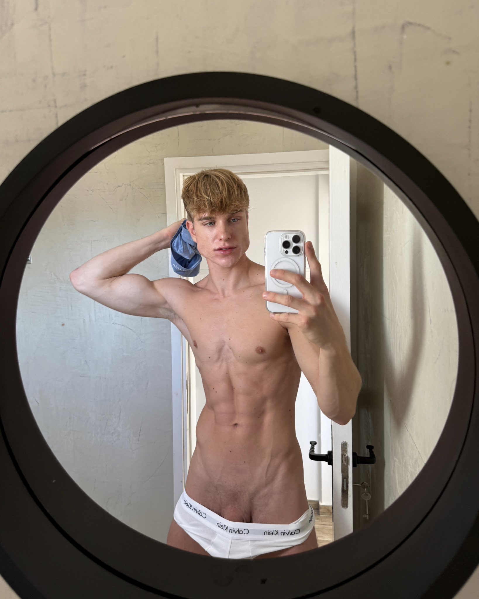 Maarcel.de on X: WHO wants a n*ked GRWM Video? 🔞 300 RTs and Ill make it  happen! 🤞🏻❤️ t.co0Le9iMib2r  X