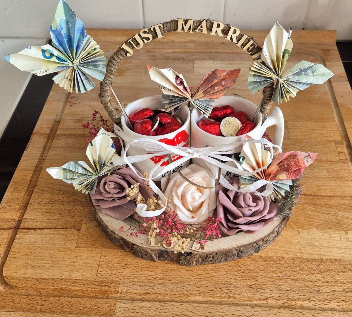 Zur Hochzeit meiner Schwester gebastelt🤗. #Hochzeit #doityourself #diy #basteln