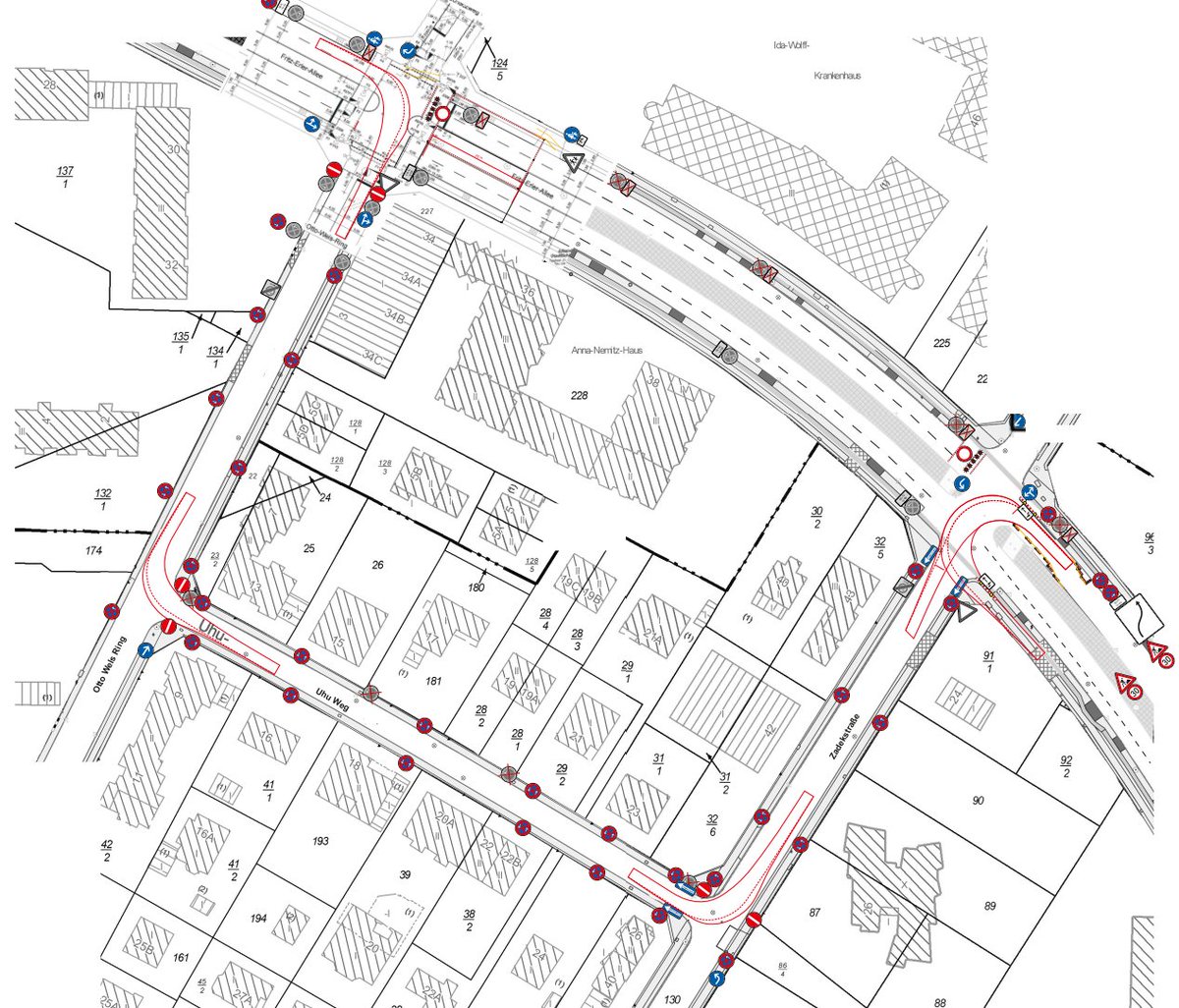 VIZ_Berlin's tweet photo. #Buckow: Bei der Baustelle auf der Fritz-Erler-Allee wird eine neue #Bauphase eingerichtet. Die Straße ist nun in Richtung Gutschmidtstraße zwischen Zadekstraße und Otto-Wels-Ring/Juchaczweg für den Kfz-Verkehr #gesperrt.
Eine Umleitung ist eingerichtet. https://t.co/iq0WIlwHXv