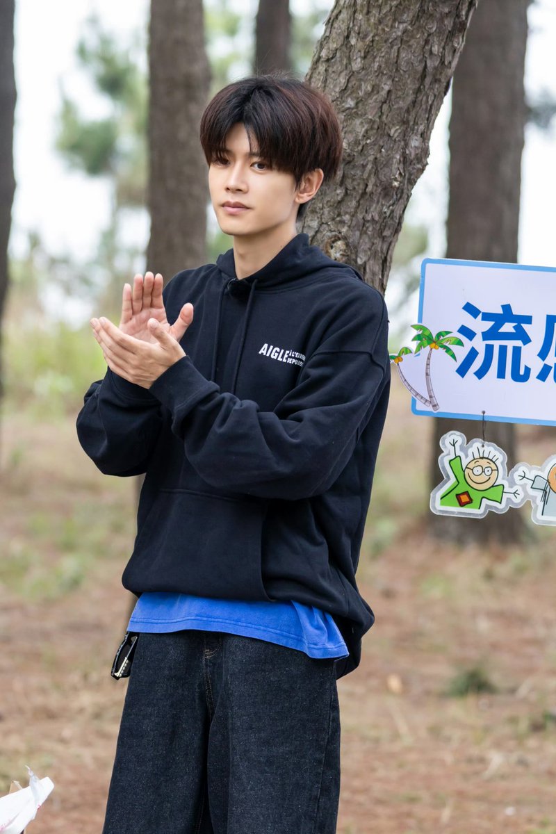 AngelChiong23's tweet photo. RJLStudio weibo update 

#HaveFunS3
#RenJialun
#任嘉伦Allen https://t.co/SBmcGHmFMs