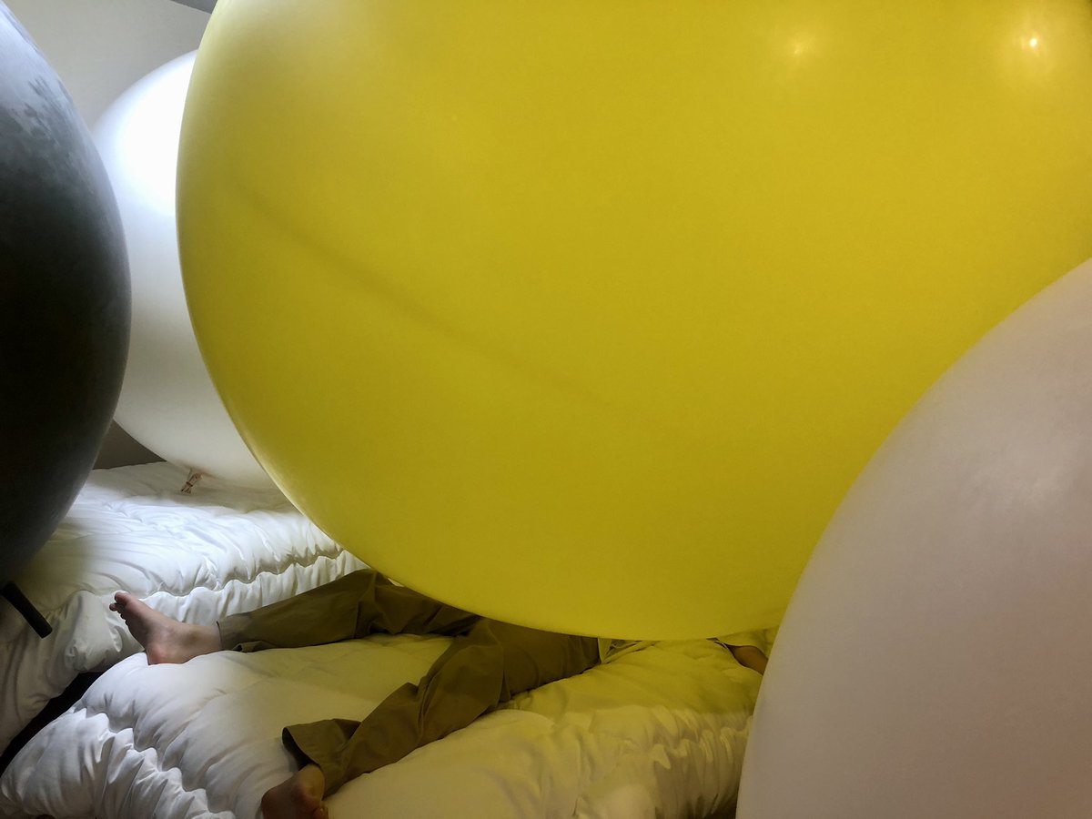 Morphyth's tweet photo. 巨大気球でいっぱいのお部屋にご招待！
天井に着くほど大きな気球たちを思う存分楽しんじゃう🥳🎈 https://t.co/NJyLrH9Zdv