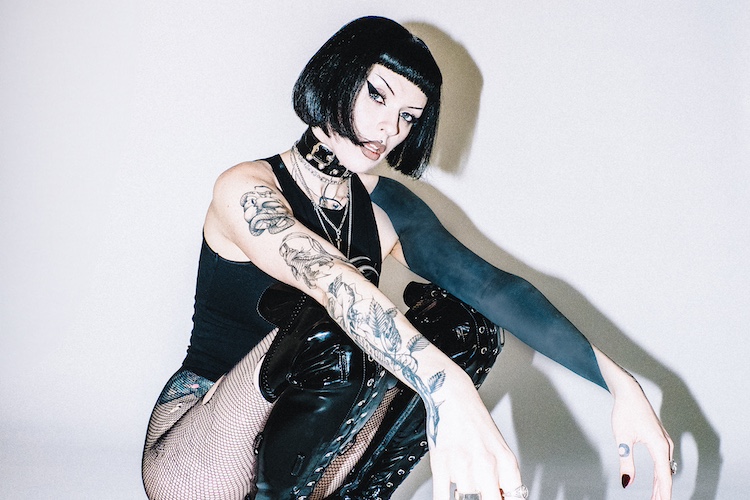 Rock Sound (@rocksound) on Twitter photo Harpy, <a href="/hailharpy/">π©Έπ³π¬π½π»ππ©Έ</a> has unleashed powerful, rave-ready single 'Born To Destroyβ, co-written alongside <a href="/thisiswargasmuk/">πππππππ</a>'s Sam Matlock and Milkie Way.
rocksound.tv/news/harpy-shaβ¦ Harpy, <a href="/hailharpy/">π©Έπ³π¬π½π»ππ©Έ</a> has unleashed powerful, rave-ready single 'Born To Destroyβ, co-written alongside <a href="/thisiswargasmuk/">πππππππ</a>'s Sam Matlock and Milkie Way.
rocksound.tv/news/harpy-shaβ¦