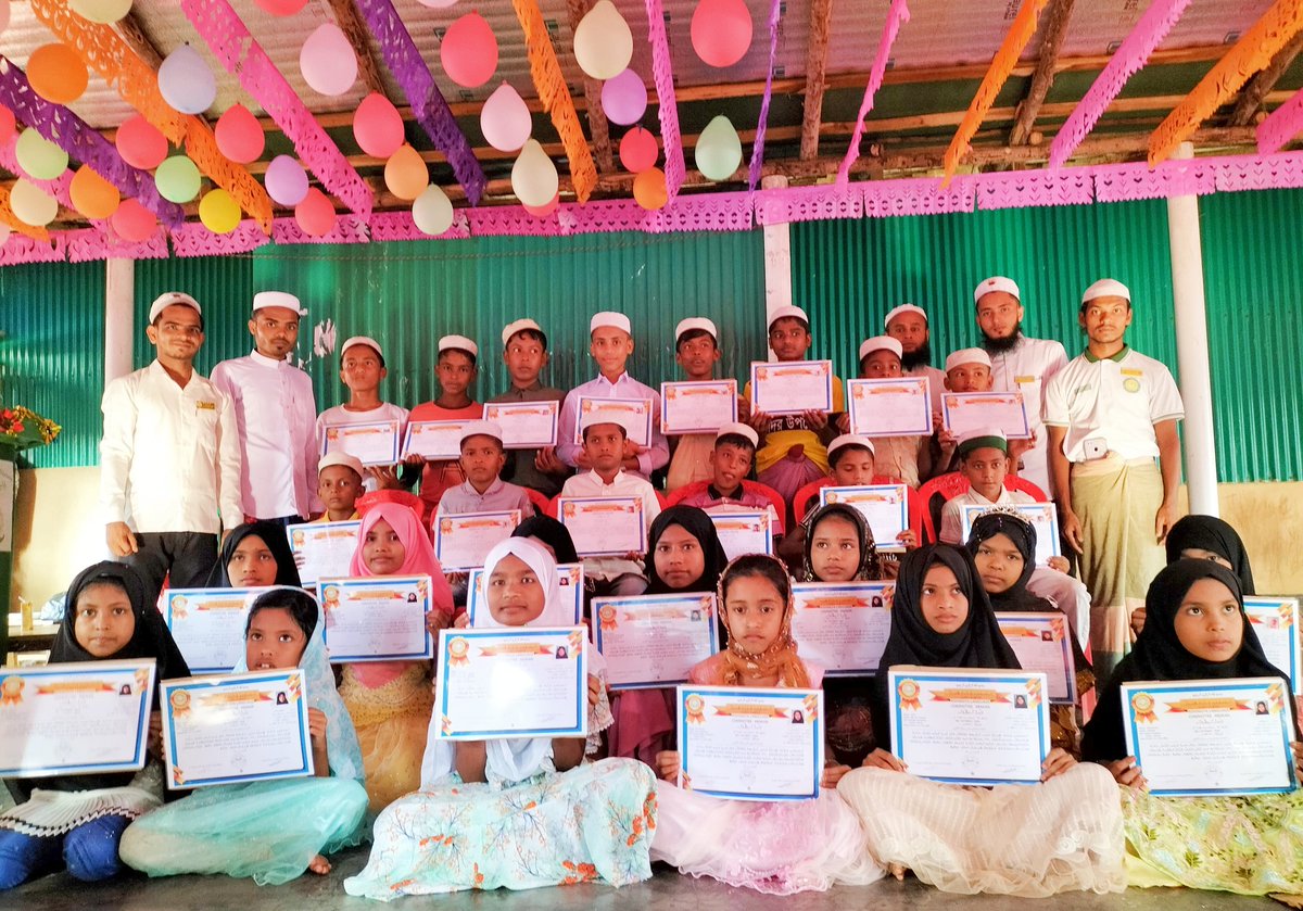 Anuwar_Sadek47's tweet photo. Mother language is the foundation of our identity, shaping society and enriching it with the depth of our culture and traditions.
This is an award ceremony of #Hanifi Script ( Rohingya Language ) organized by Rohingya language - ZUBAN and Hanifi Team
#montherlanguage
#hanifi https://t.co/6HKOvPZUmq