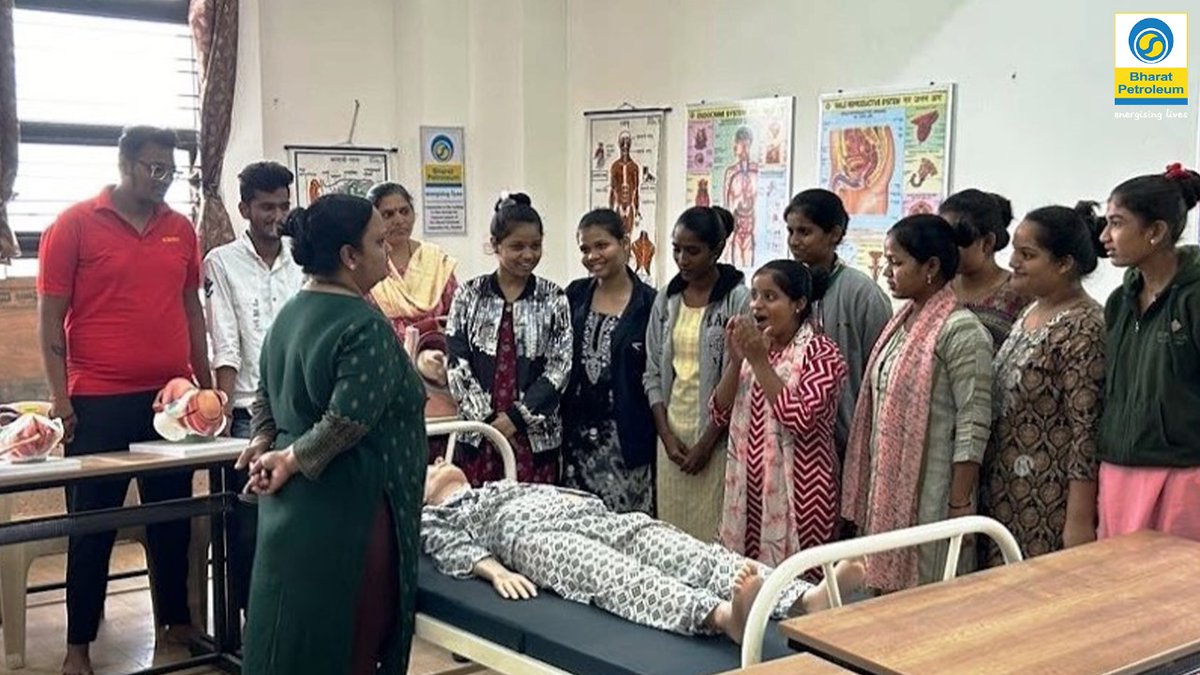 BPCLimited's tweet photo. Empowering young women through skill development! 

In partnership with Swa-roopwardhinee Institute, BPCL is providing vocational training to over 1,000 underprivileged girls and women in Pune. Free hostel facilities for 25 students are also being provided as part of this initiative. From General Nursing to Fashion Designing, these programs are transforming lives and helping build a brighter future.

#BPCL #CSR #EmpoweringWomen #SkillDevelopment #Swaroopwardhinee #CreatingOpportunities #BuildingFutures