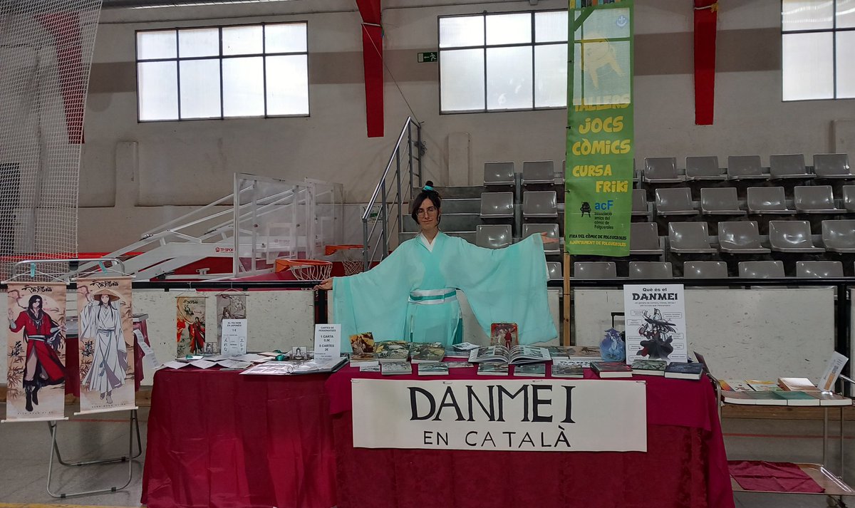 Ja som al poliesportiu de Folgueroles amb una parada de mostra ESPECTACULAR! #firacomicFolgueroles #danmei #danmeiencatala