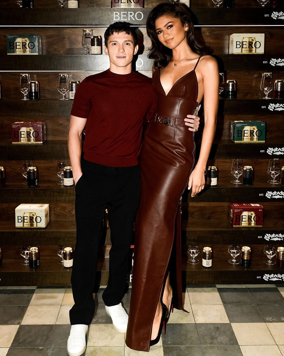 SeriesUpdateFR's tweet photo. Tom Holland et Zendaya.✨ https://t.co/2LBnFPBdpB