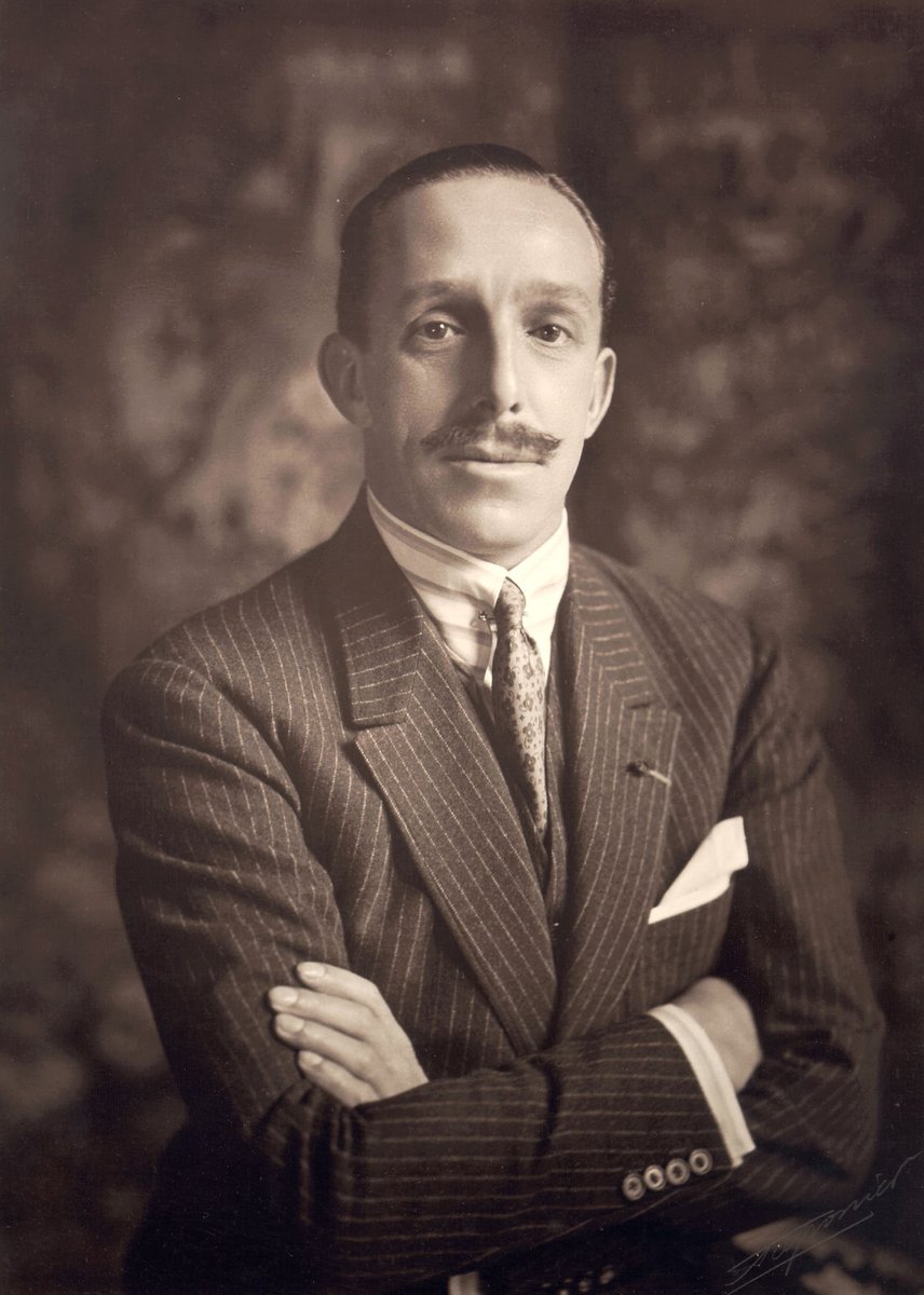 "El rey patriota" no deja de darme alegrías. Ahora, el Premio Nacional de Historia. ¡Un millón de gracias a quienes lo han hecho posible! La lista de personas queridas no cabe aquí, pero os llevo dentro.