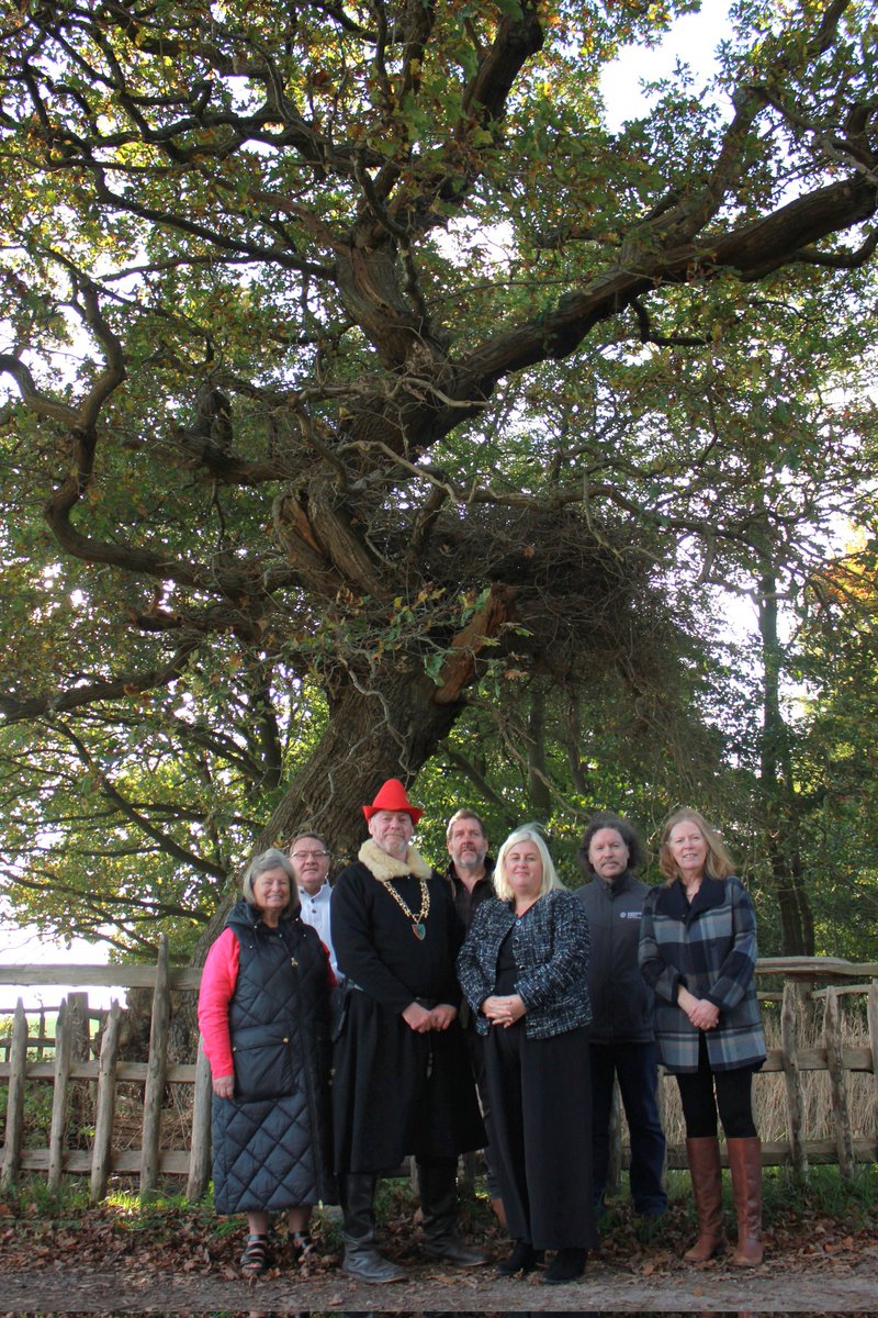 Yesterday I met with Richard Townsley (dressed as The Sheriff of Nottingham), The Sherwood Forest Trust, Mercian Archaeological Services CIC, Joyce Bosnjak, Cllr Anne Callaghan and Cllr Mike Pringle at the Parliament Oak to discuss an exciting project coming up in Sherwood Forest