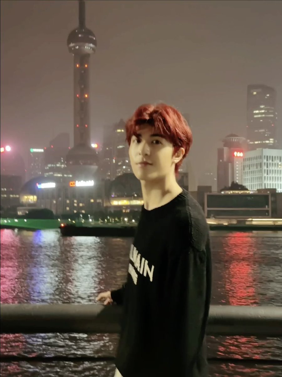 patrick_pppat's tweet photo. miss my red hair 😭😭😢
-
shanghai night view 🌃 https://t.co/lie9gyX5bP