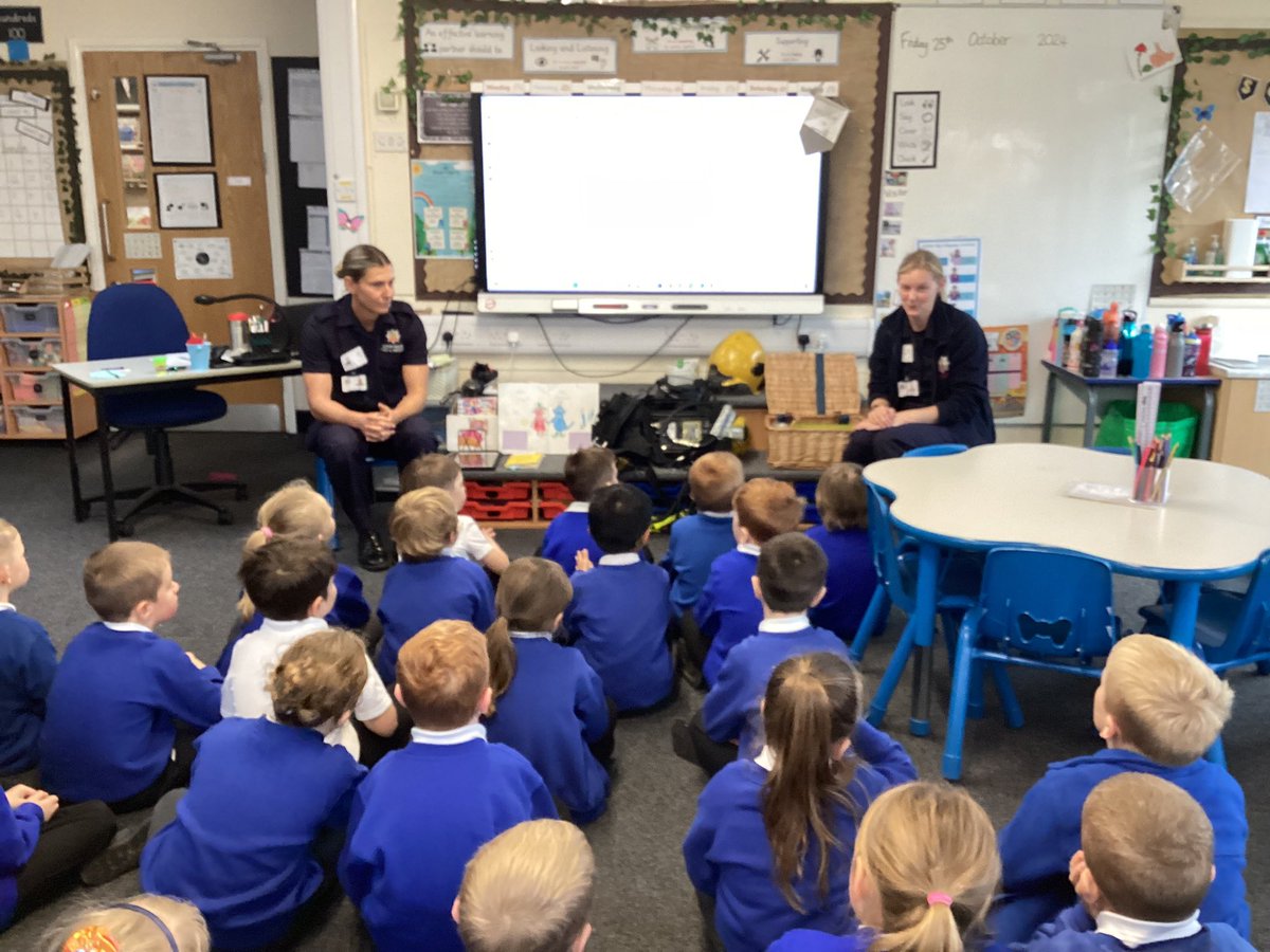 We had a fantastic visit from the fire service this morning who explained what their role is and then answered our questions. We then went and visited the fire engine! <a href="/embarkfed/">Embark Federation</a> <a href="/LadywoodKH/">Ladywood Primary School</a>