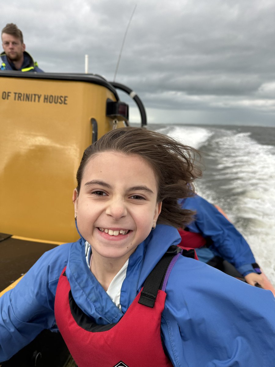 AshmountPrimary's tweet image. It’s been a great end of school journey, power boating and swim to shore - exciting, daunting, exhilarating. Learning memories for a lifetime!