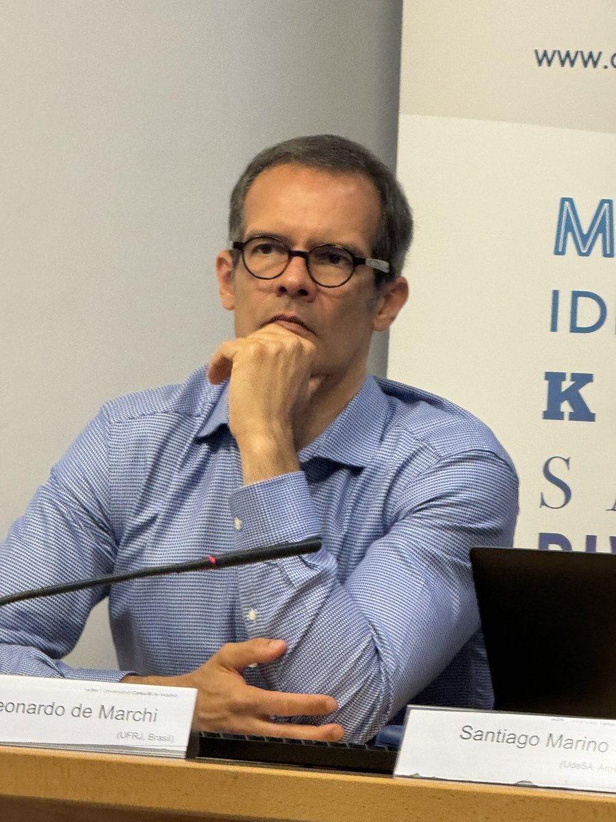 Desde la <a href="/ufrj/">UFRJ</a> el profesor Leonardo De Marchi presenta su comunicación bajo el título 'La batalla por el streaming en Brasil'

#SeminarioDivAv24