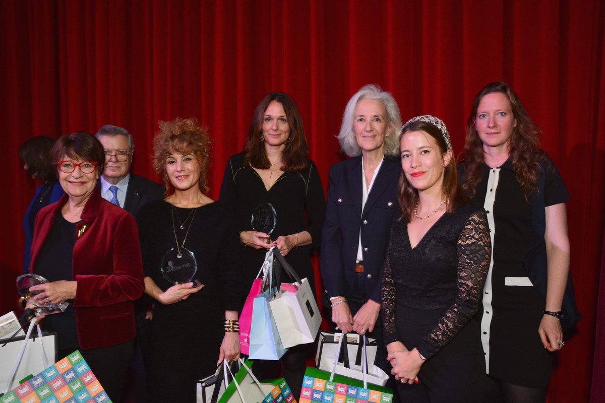 Loïc Guilpain (@loic_guilpain) on Twitter photo Hier soir au Cercle National des Armées pour la Remise des Prix Simone Veil, Prix des Femmes de Lettres, Prix de la <a href="/Mairie08Paris/">Mairie du 8e Paris</a> et Prix <a href="/cocktail_cultur/">Cocktail & Culture</a> 2024.
Félicitations à <a href="/shalmani_abby/">Abnousse Shalmani</a>, <a href="/CecileChabaud/">CChabaud</a>, Emmanuelle Favier et <a href="/tatianaderosnay/">Tatiana de Rosnay</a> & <a href="/evblochdano/">Evelyne Bloch-Dano</a> pour leur prix ! Hier soir au Cercle National des Armées pour la Remise des Prix Simone Veil, Prix des Femmes de Lettres, Prix de la <a href="/Mairie08Paris/">Mairie du 8e Paris</a> et Prix <a href="/cocktail_cultur/">Cocktail & Culture</a> 2024.
Félicitations à <a href="/shalmani_abby/">Abnousse Shalmani</a>, <a href="/CecileChabaud/">CChabaud</a>, Emmanuelle Favier et <a href="/tatianaderosnay/">Tatiana de Rosnay</a> & <a href="/evblochdano/">Evelyne Bloch-Dano</a> pour leur prix !