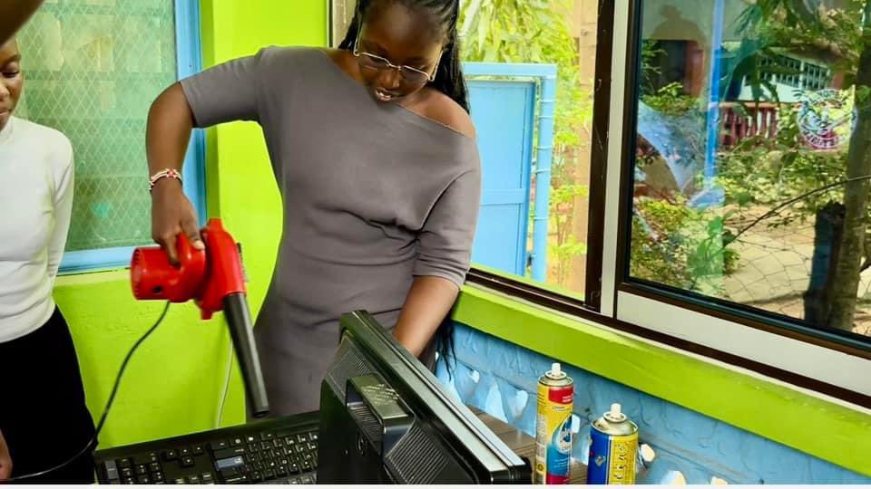 ForIntegrityOrg's tweet photo. πBasic Computer Maintenance
Chanuka Na DigiSkills learners are enjoying engaging practical lessons to enhance their technical skills.
#DigitalSkills #ChanukaNaDigiSkills #YouthEmpowerment #ComputerMaintenance https://t.co/zgQWs0mD60