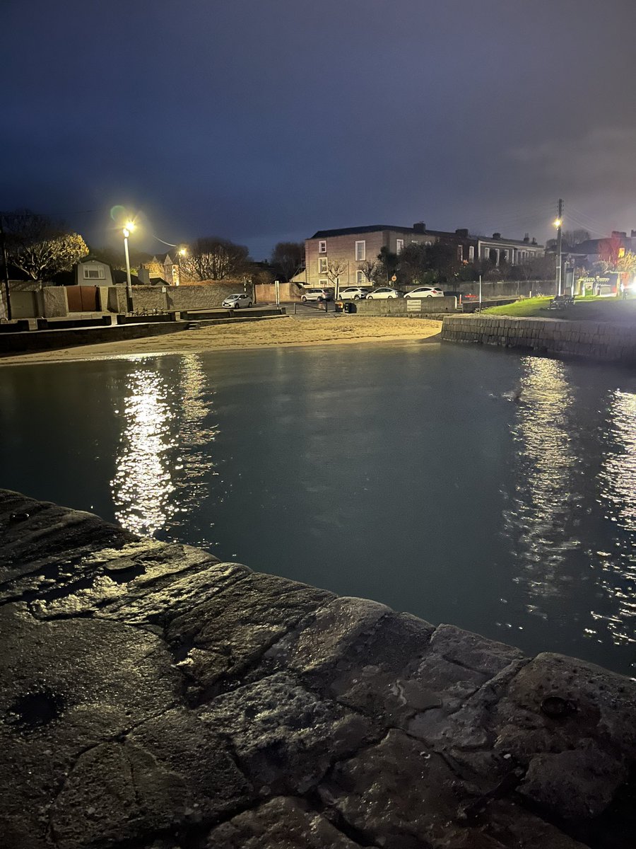 DunleavyBernard's tweet photo. @AtBarristers…a boiling sea at the Forty Foot means a swim in the quiet waters off the pier around the corner! Water Temp: 13.5 °C, Air Temp: 14.7 °C, Time: 10 Minutes #AtSwimTwoBarristers with @IanCallaway352 #SandycovePier #Sandycove #25thOctober #Swim305of365 https://t.co/gGwAZAhiEz