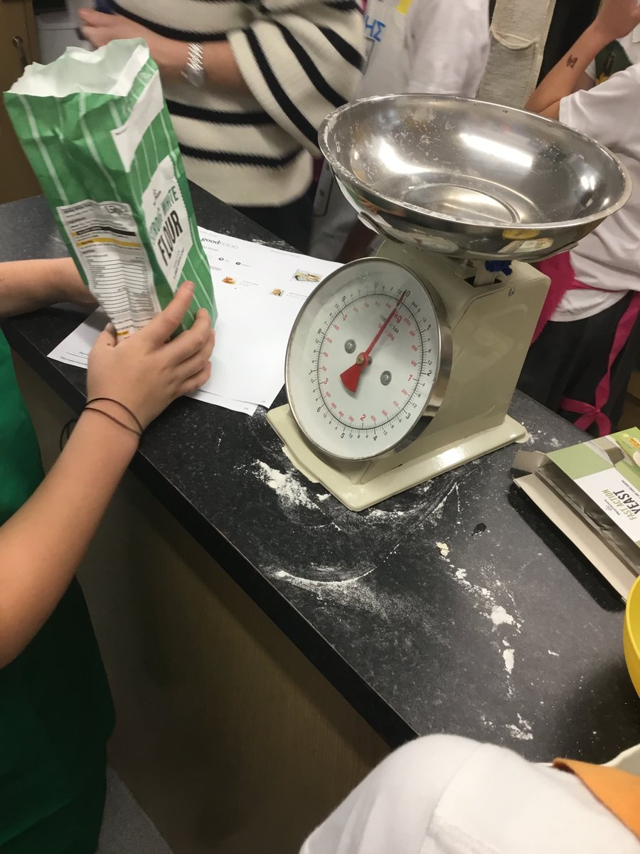 LittleWalthamPS's tweet photo. Sycamore class (Year 5) have been busy making their own hummus and flatbread as part of their design and technology unit of study. Well done Sycamore class - excellent communication, focus and collaboration today. #ks2DT https://t.co/V9LpGTjoES