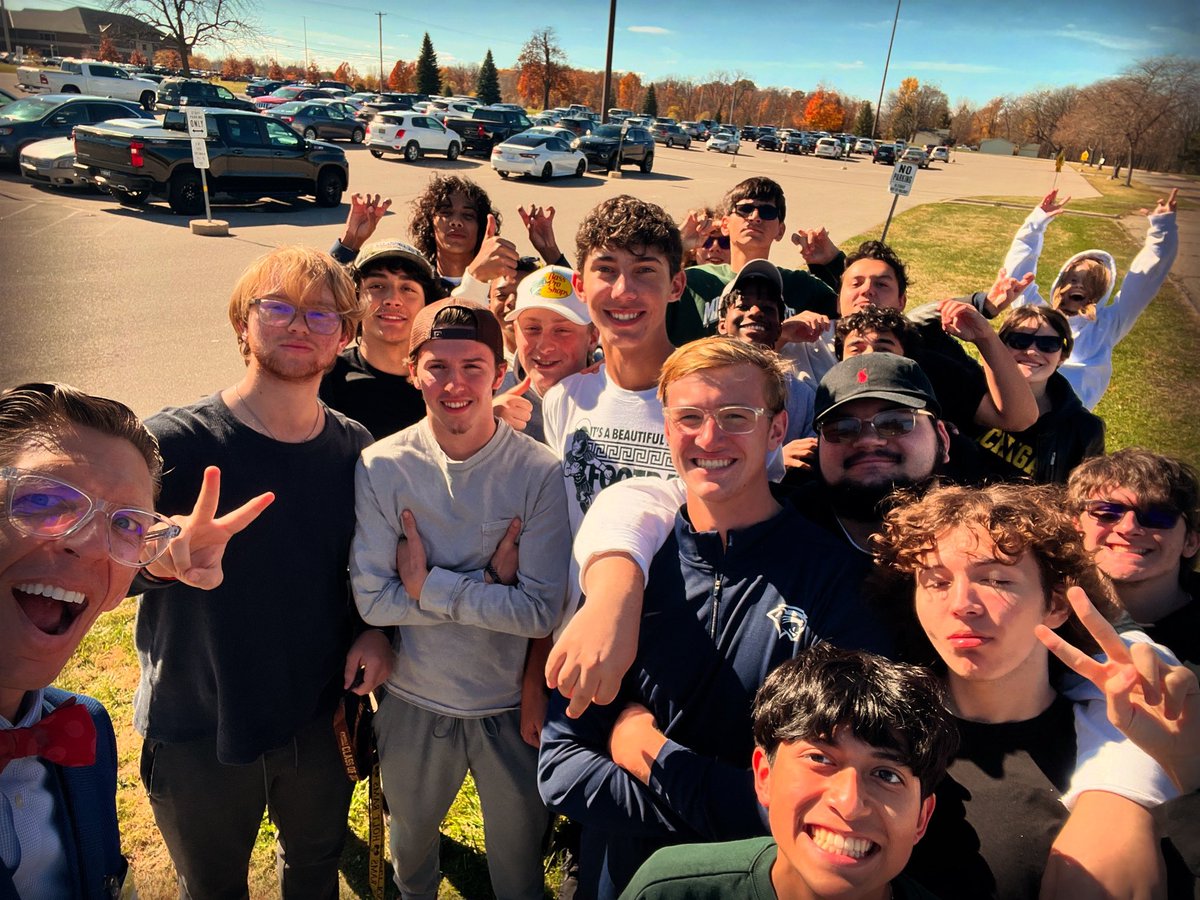 HoltPublicSch's tweet photo. Happy Friday, Holt Public! #holtramseverywhere #gohps https://t.co/ospKzYiMat
