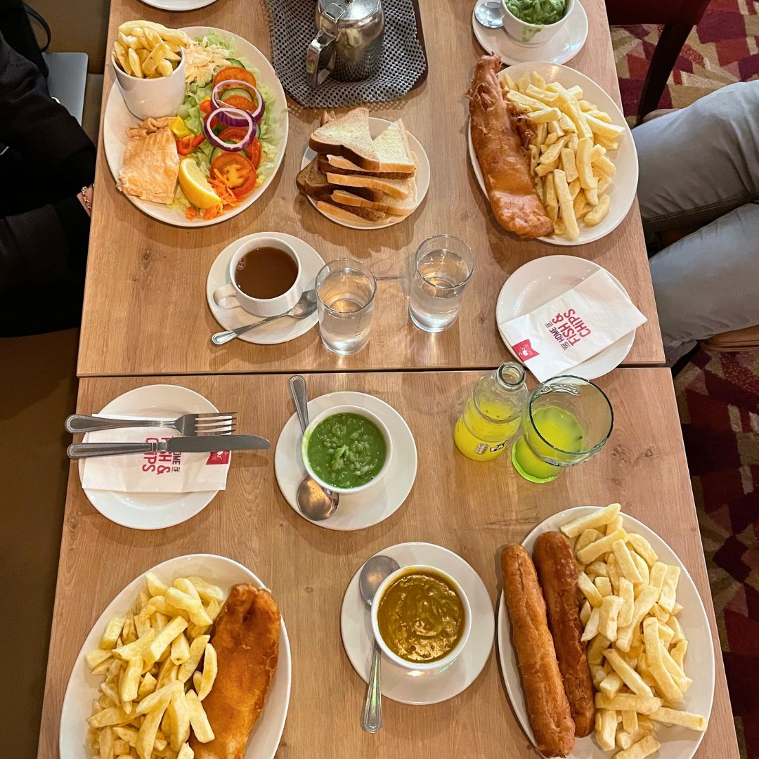 Never seen a more glorious table, we may be a little bias but COME ON... 10/10 😍

Anyone else wishing this was in front of them right now 😮‍💨