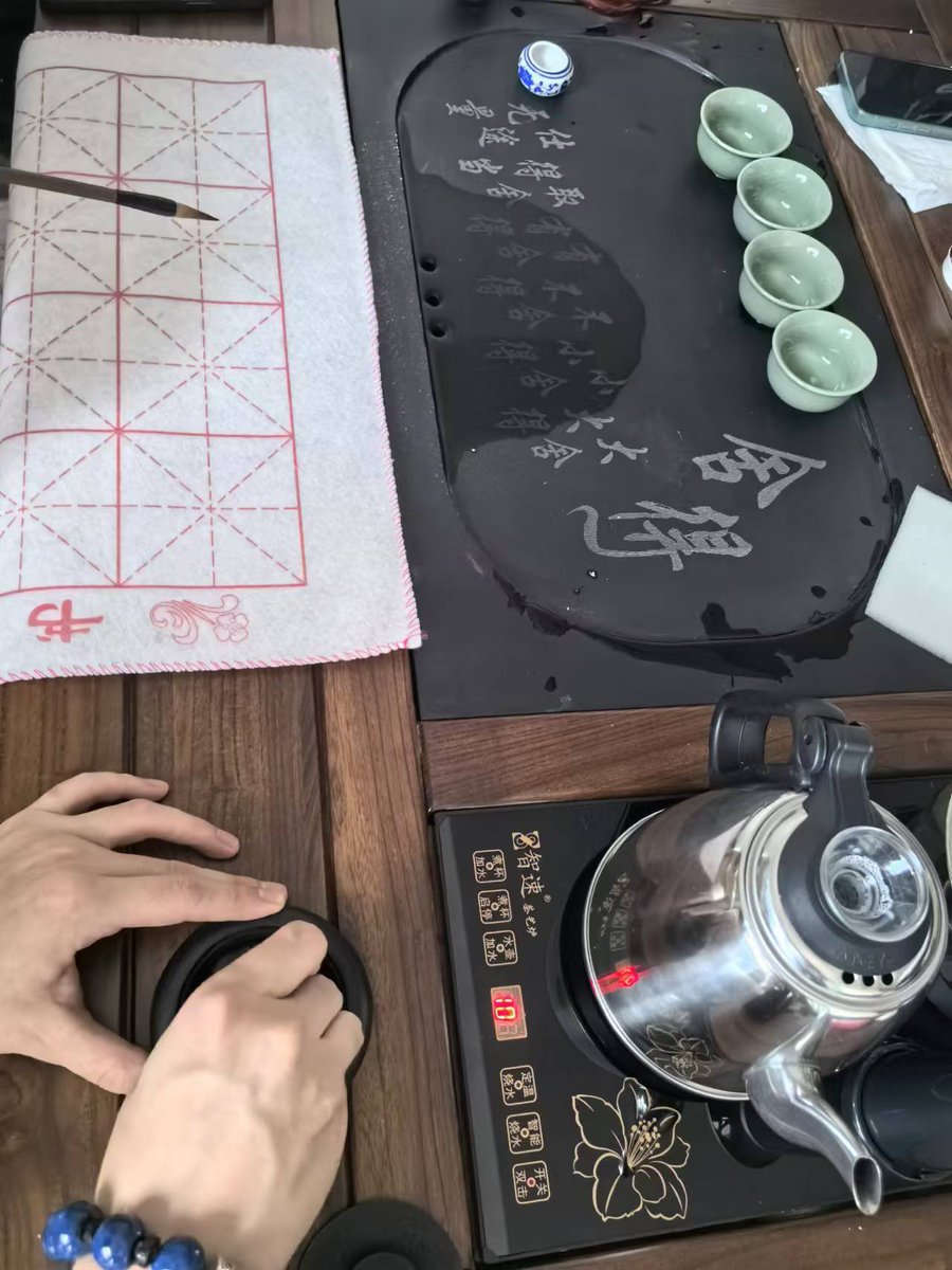 也是在公司练上字了！！ https://t.co/blyjPJmQvt