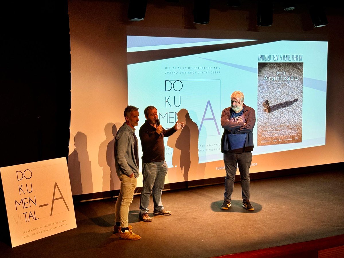 GorkaEtxabe's tweet photo. Eskerrik asko @VitalFundazioa eta Euskal Zine Dokumentalaren asteari eskainitako harretagatik eta emandako laguntzagatik. Plazerra izan da @artemankomunika guretzat dokumentala Gasteizen aurkeztea. @TxusRuano @pellosarasua @arantzazulab https://t.co/zwkyRdlTTc