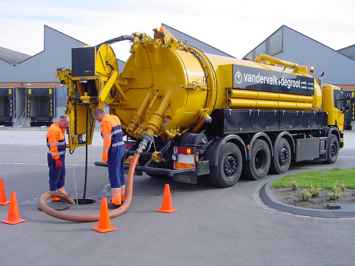 𝖱𝖾𝗂𝗇𝗂𝗀𝖾𝗇 𝗌𝗍𝗋𝖺𝖺𝗍𝗄𝗈𝗅𝗄𝖾𝗇 

Tussen maandag 28 oktober en vrijdag 15 november reinigt Vandervalk+degroot de straatkolken. Hierdoor kan er verkeershinder zijn. Tijdens het werk sluiten ze geen wegen af. Houd rekening met de werknemers en pas uw snelheid aan.