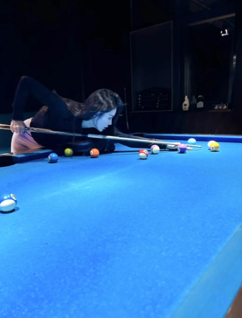 InterestLoved's tweet image. イライラした時はビリヤードをしに来てください💞