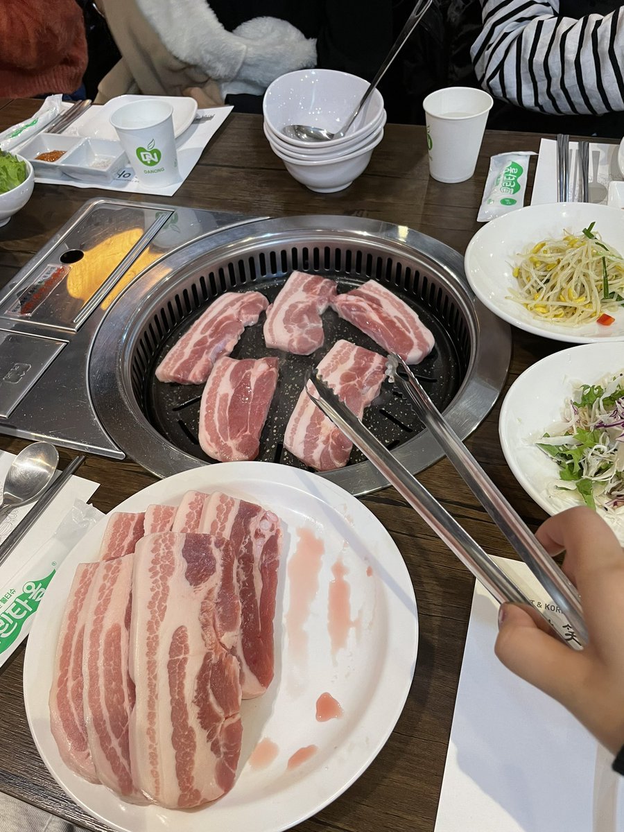 牛のビーフ中将 (@usibeeef) on Twitter photo 学校の研修で韓国へ行きました🇰🇷
プリバティとパスポート撮りました🩵
小さい頃行ったっきり一回も行ってなかったからものすごく新鮮でした😊
次は友達と旅行で行きたいー!
#nikke #プリバティ #韓国 #研修 学校の研修で韓国へ行きました🇰🇷
プリバティとパスポート撮りました🩵
小さい頃行ったっきり一回も行ってなかったからものすごく新鮮でした😊
次は友達と旅行で行きたいー!
#nikke #プリバティ #韓国 #研修