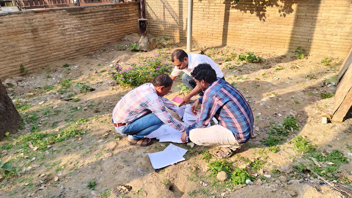 CBCLucknow's tweet image. स्वच्छता ही सेवा स्पेशल कैंपेन 4.0 के तहत केंद्रीय संचार ब्यूरो, लखनऊ के द्वारा एक पेड़ मां के नाम अभियान में वृक्षारोपण, कार्यालय में स्वच्छता अभियान और पुराने अनुपयोगी रिकॉर्ड का नियमानुसार निस्तारण। कुछ दृश्य👇🏻