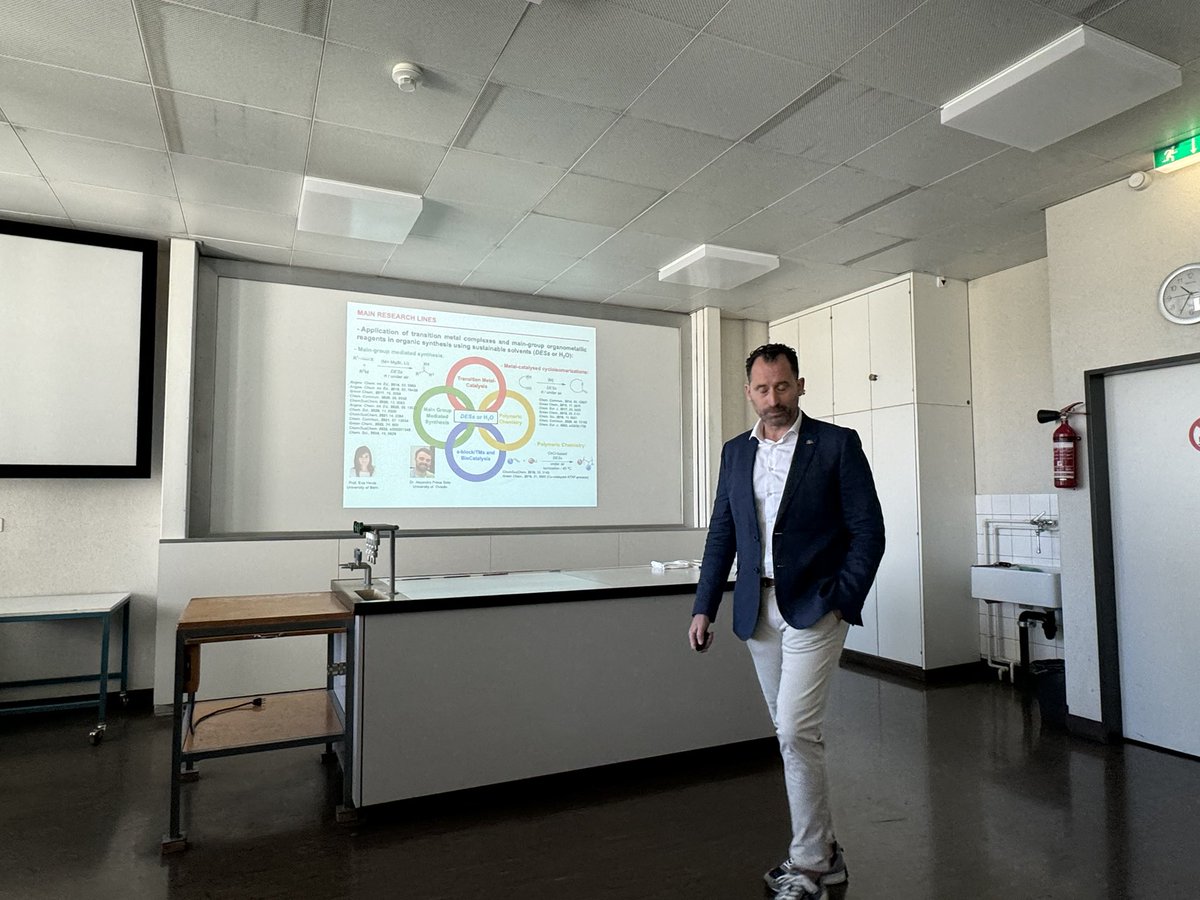 EvaHeviaGroup's tweet image. Inspiring  talk by @JoaquinGA78 on the power of #DES  in #organometallic synthesis and #biocatalysis @Fac_Quim_Uniovi Thanks so much for bringing your magic to @DCBPunibern