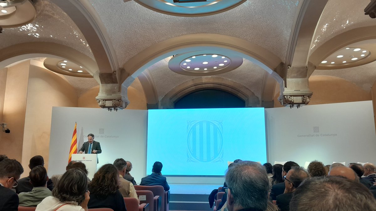 icn2nano's tweet image. Javier Ponce, @SETT_Spain Director, notes that 0.9% of Spain&apos;s GDP is currently going to the #semiconductors industry. &quot;We have very creative professionals and we must leverage this to transfer the knowledge into the market with both public and private funds&quot;.