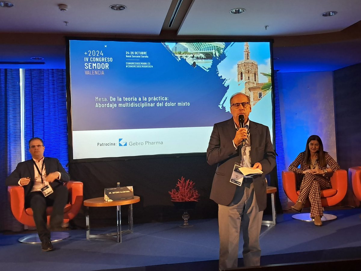 Mesa redonda sobre el abordaje #multidisciplinar del #dolor mixto, con los Dres. Antonio Alcántara Montero y Mónica Jordá <a href="/MJordaLlona/">Mónica Jordá Llona</a>. <a href="/IborPedro/">Pedro Juan Ibor Vidal</a> actuó como moderador.